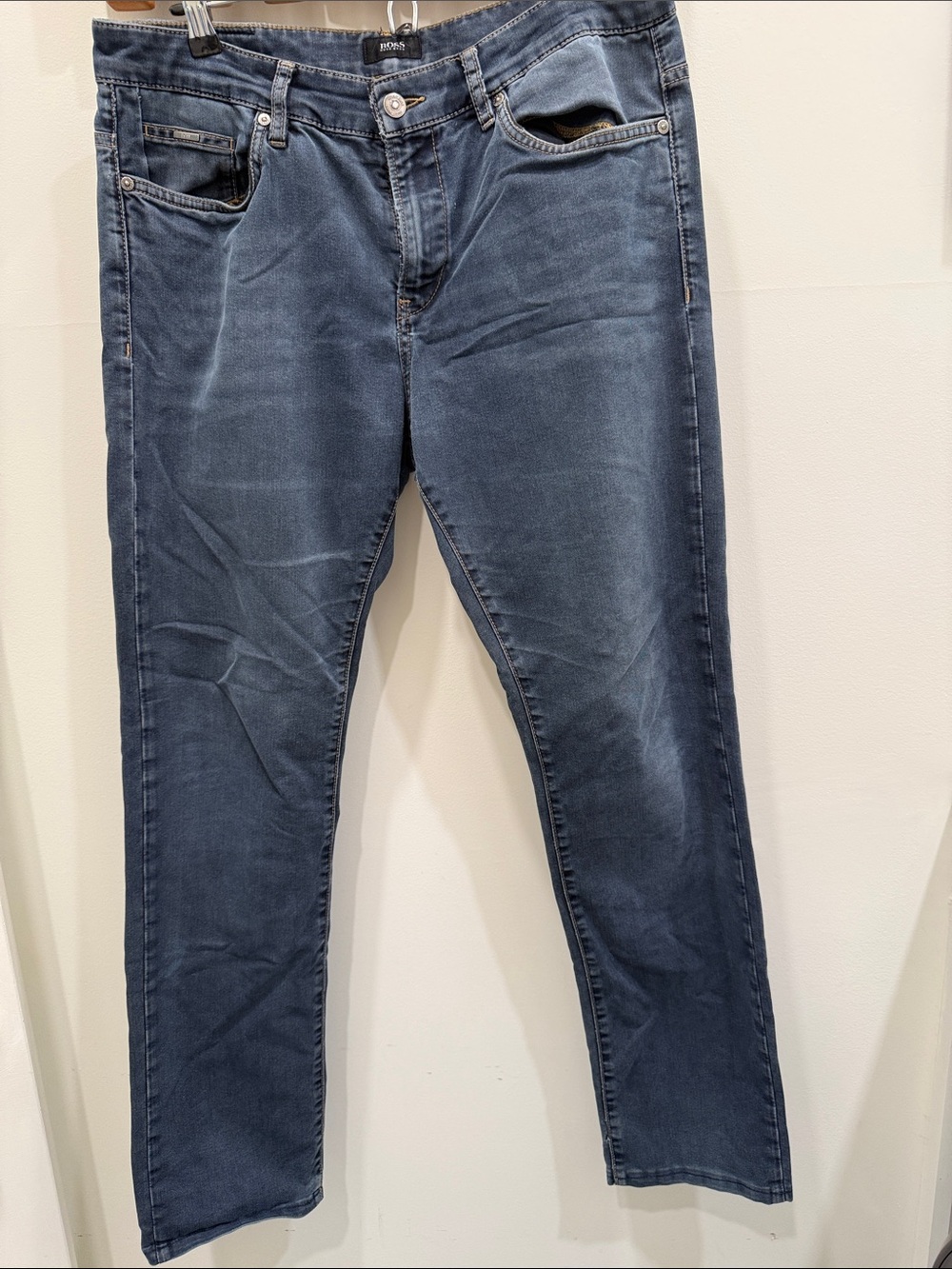 Hugo Boss Men's Jeans in Dark Blue with Gold Stitching